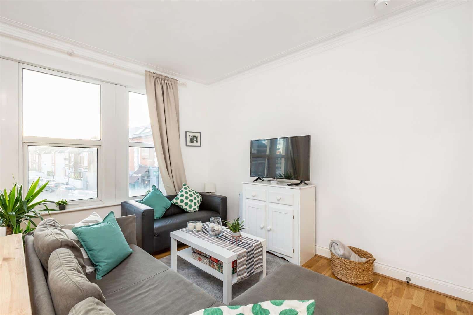1 bedroom Flat Let