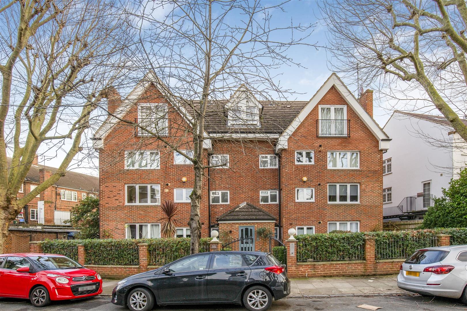 2 bedroom Flat Let