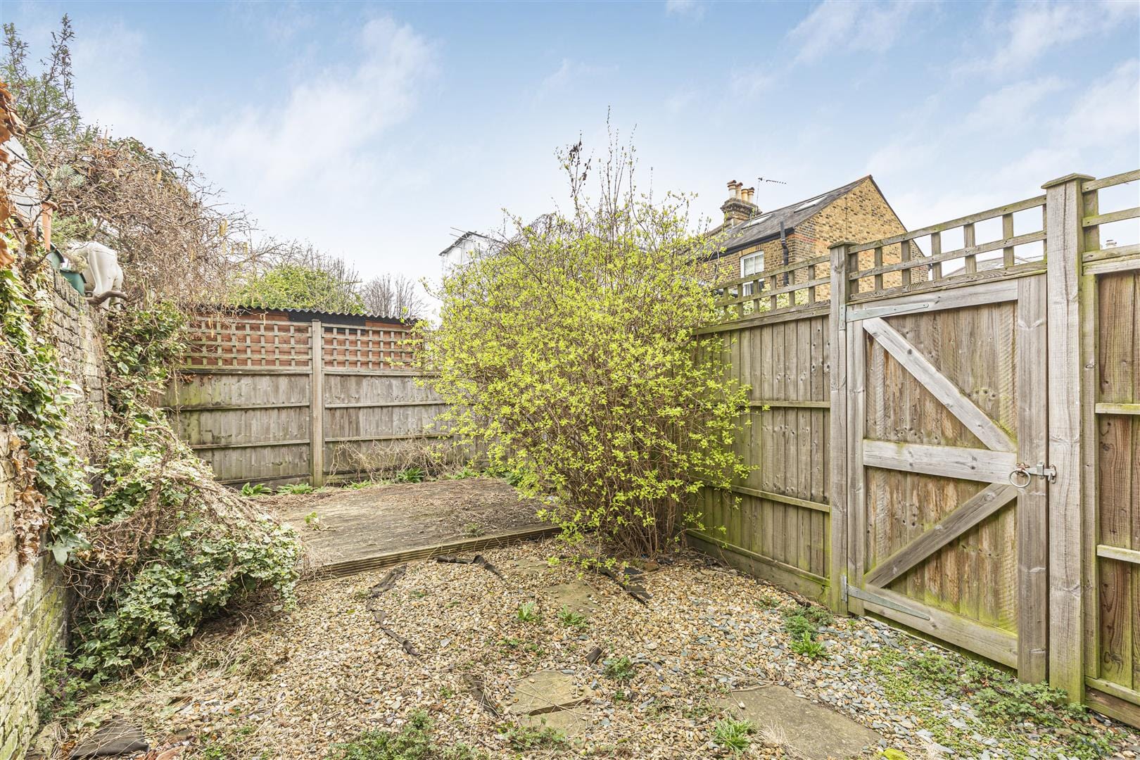 2 bedroom Flat Let
