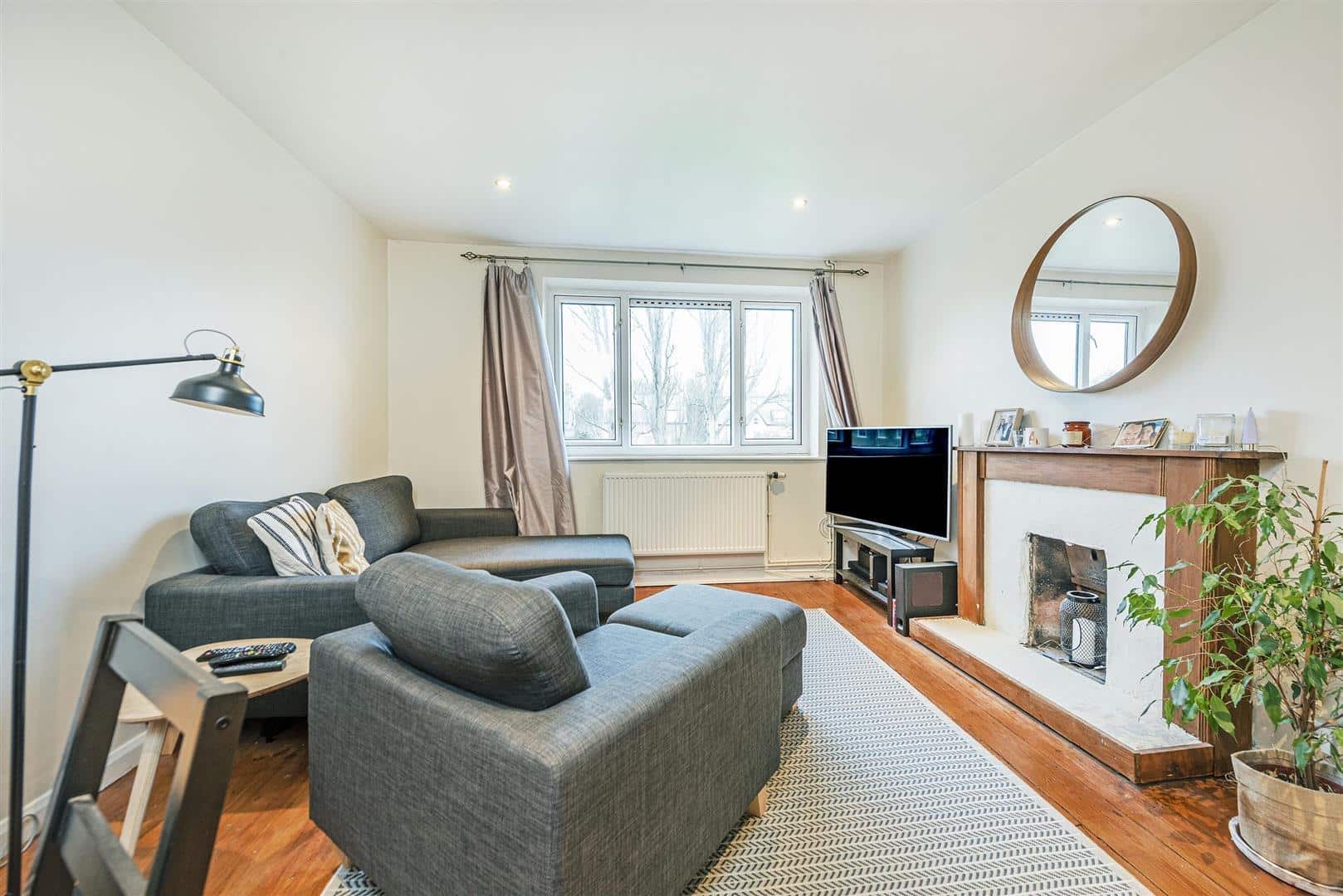 2 bedroom Flat Let