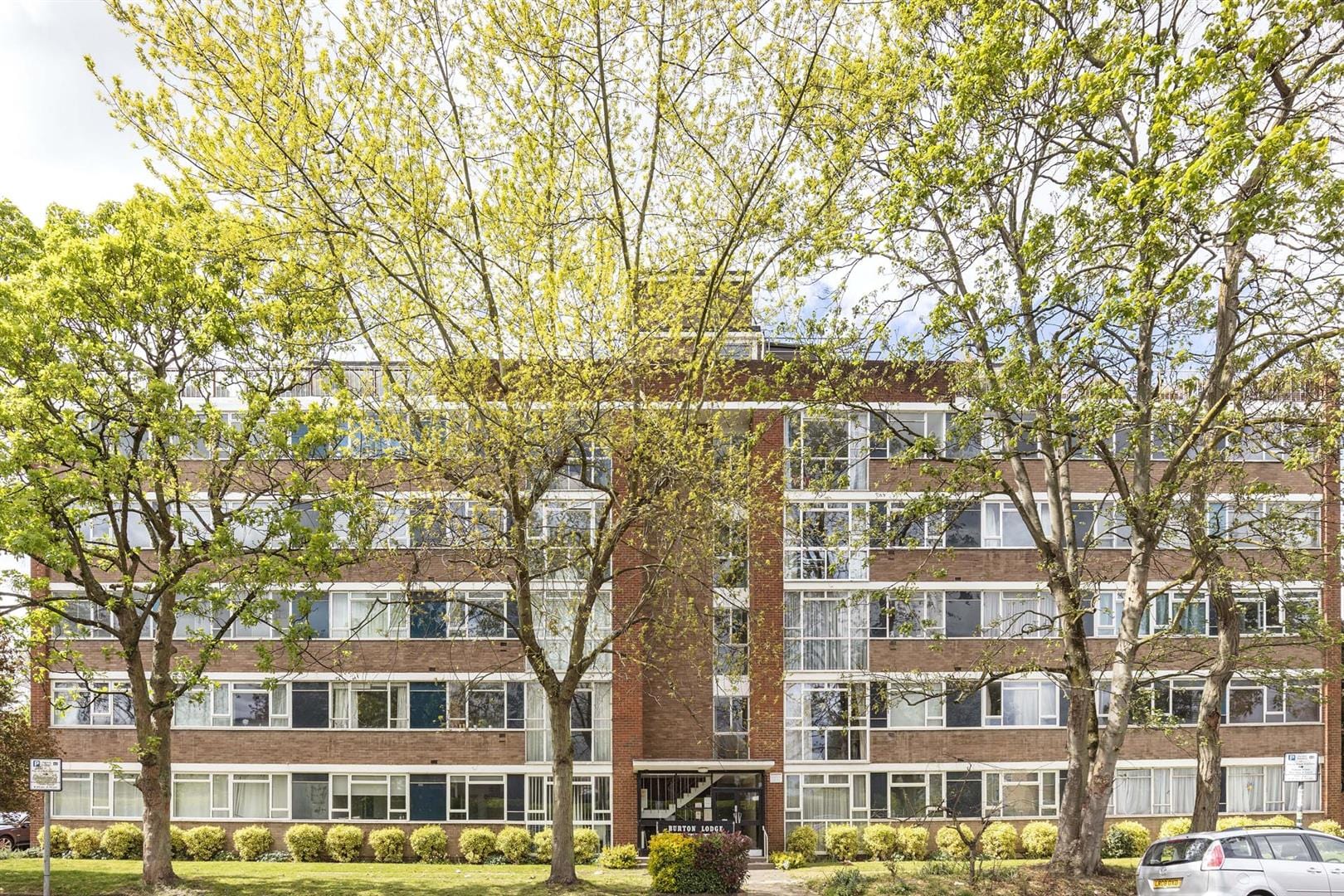 2 bedroom Flat Let