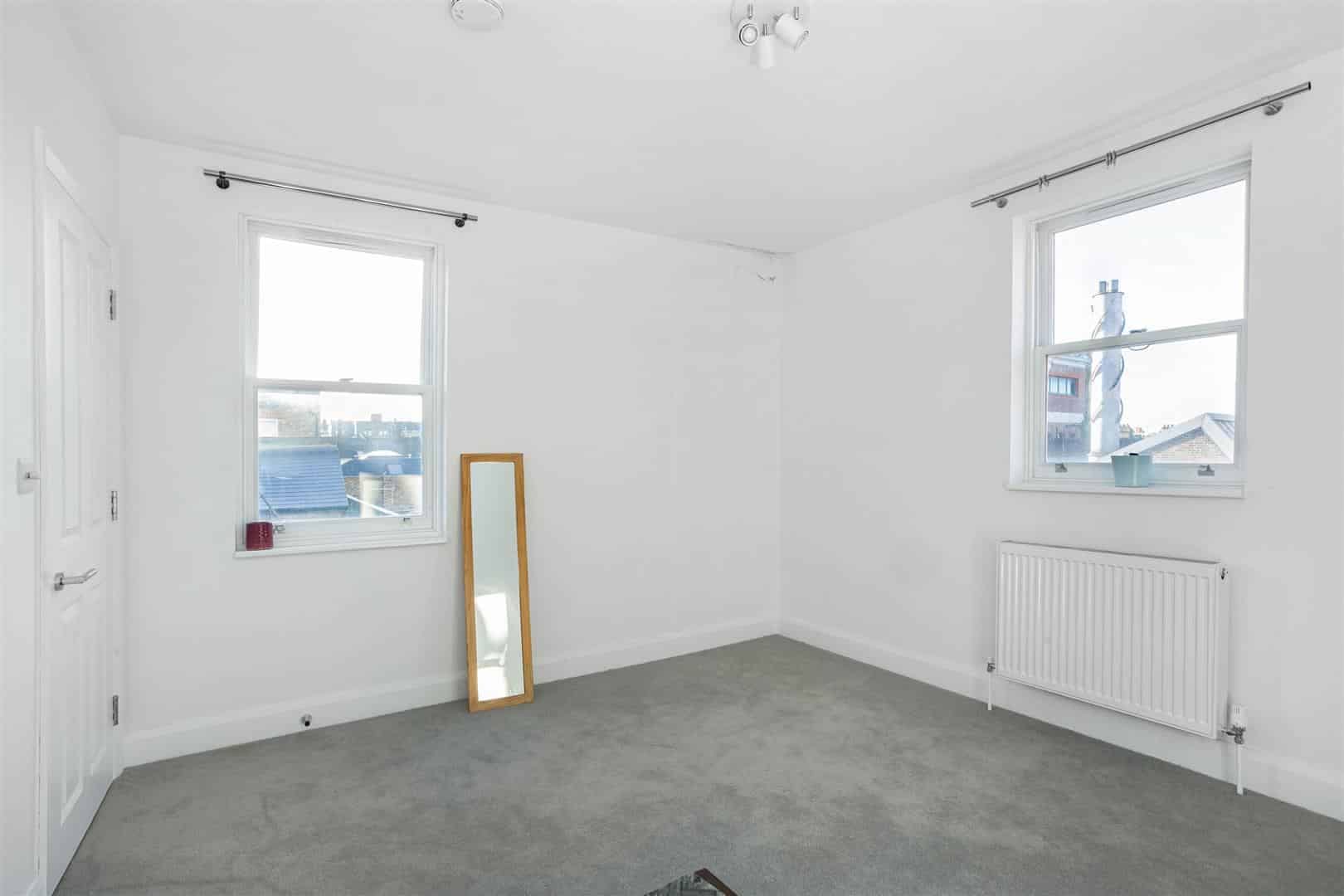 2 bedroom Flat Let
