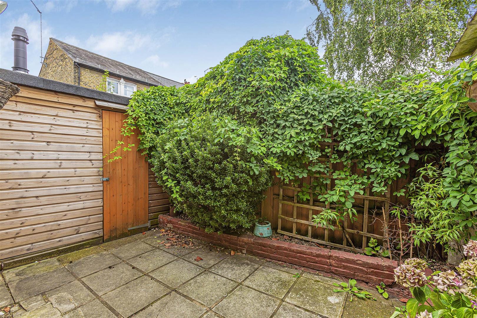 2 bedroom Detached house Sold