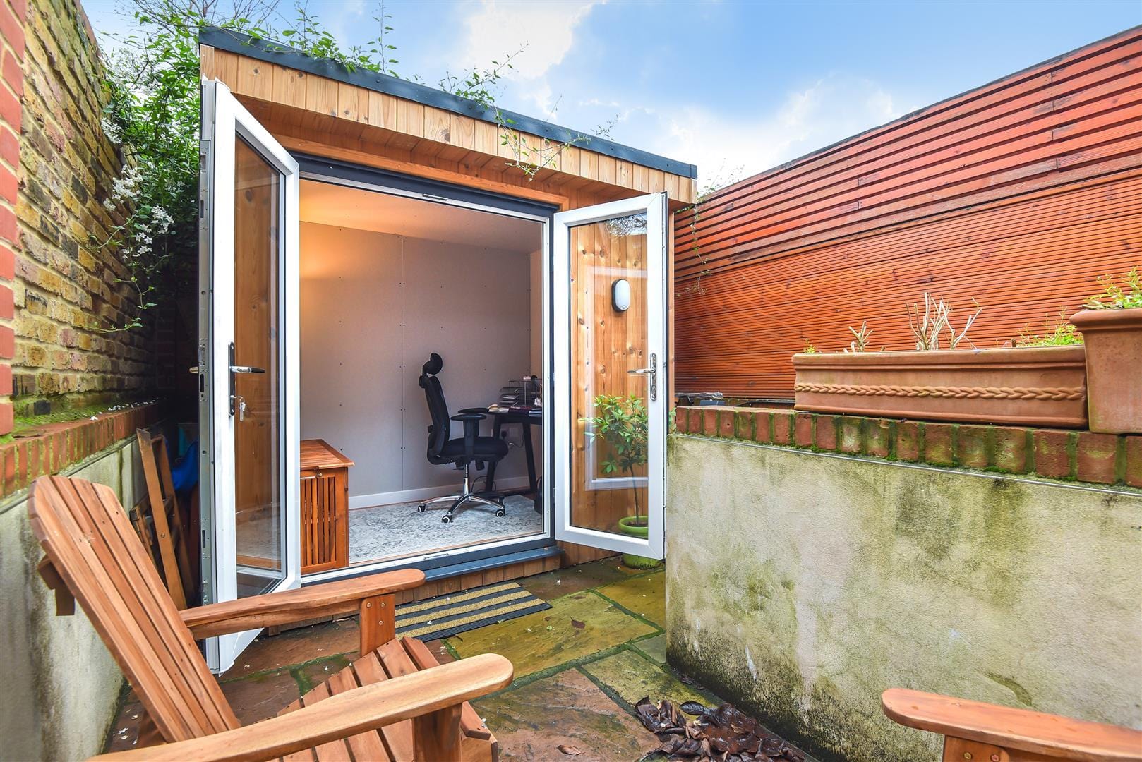 2 bedroom Flat Let
