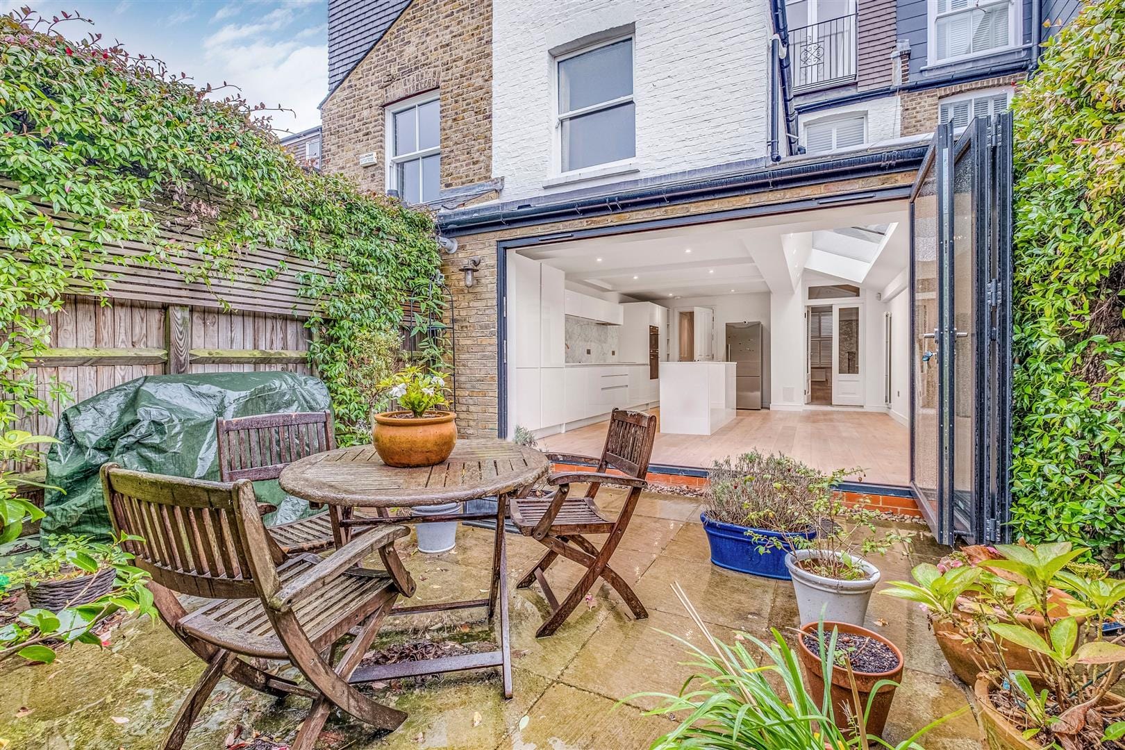4 bedroom Terraced House Sold