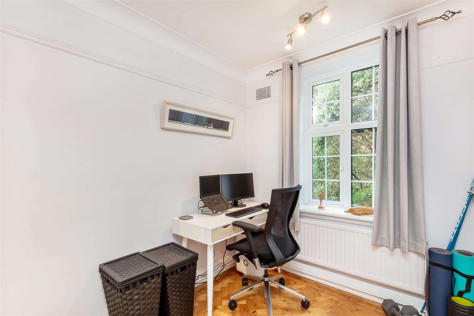 2 bedroom Flat Let