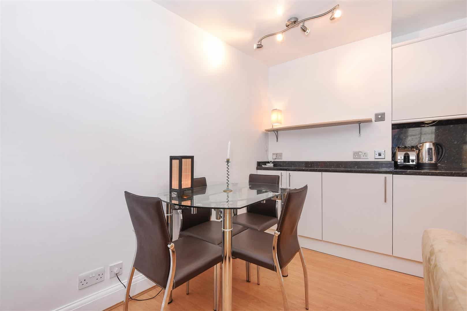 1 bedroom Flat Let