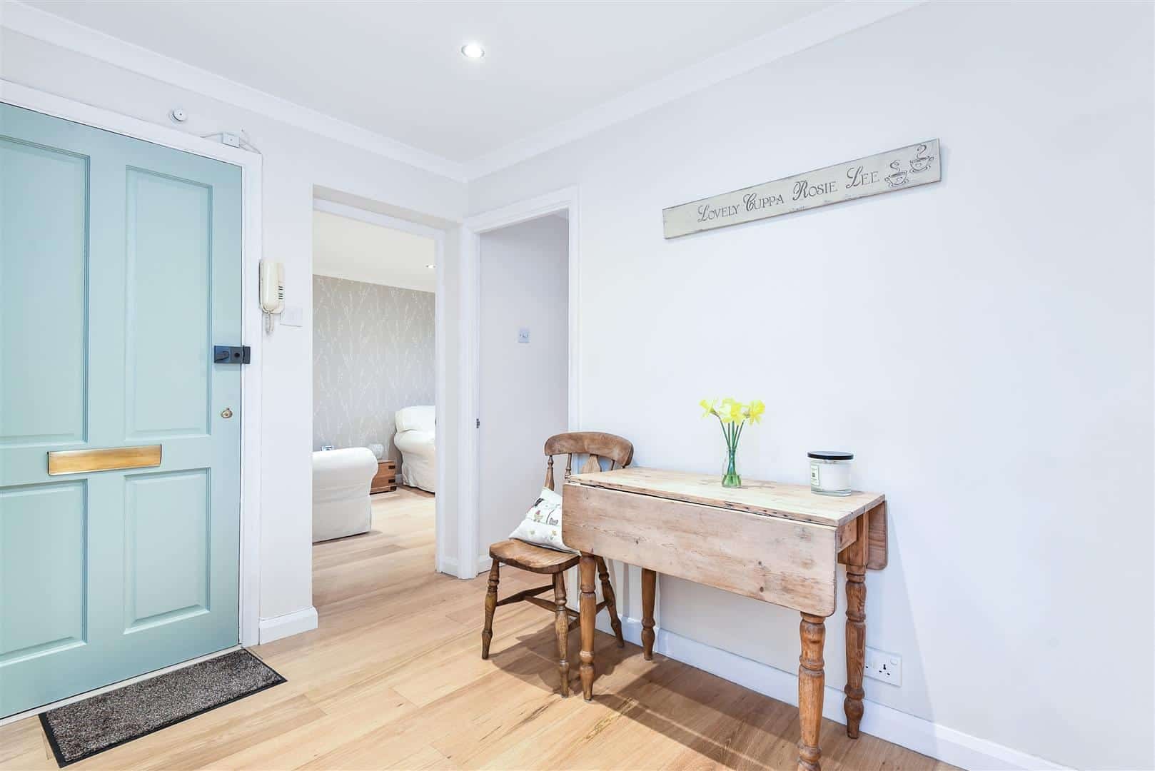 1 bedroom Flat Let