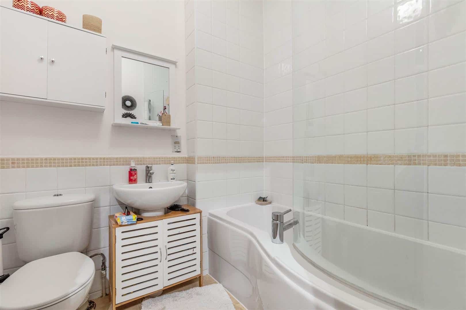 2 bedroom Flat Let