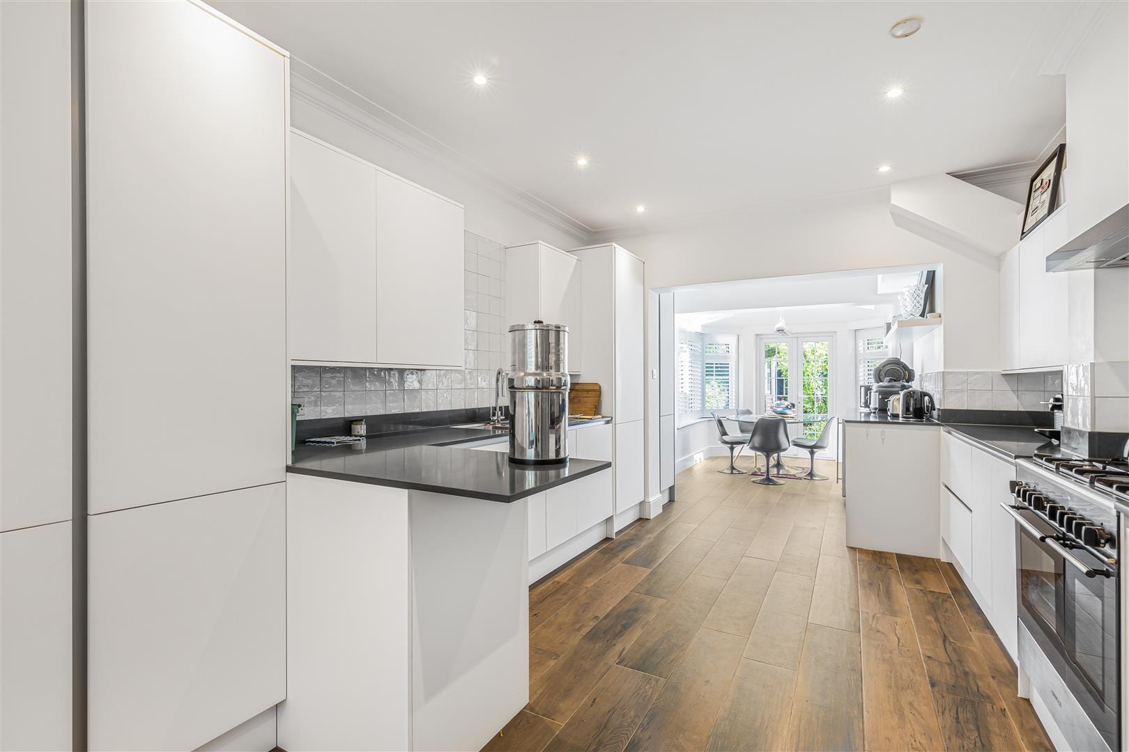 6 bedroom Detached house Let
