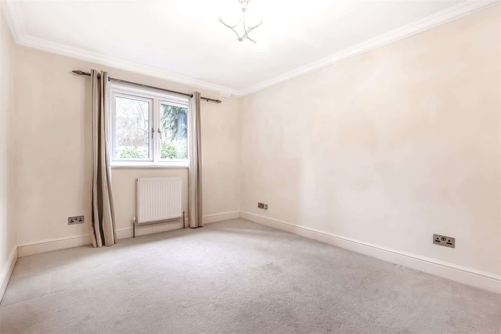 2 bedroom Flat Let