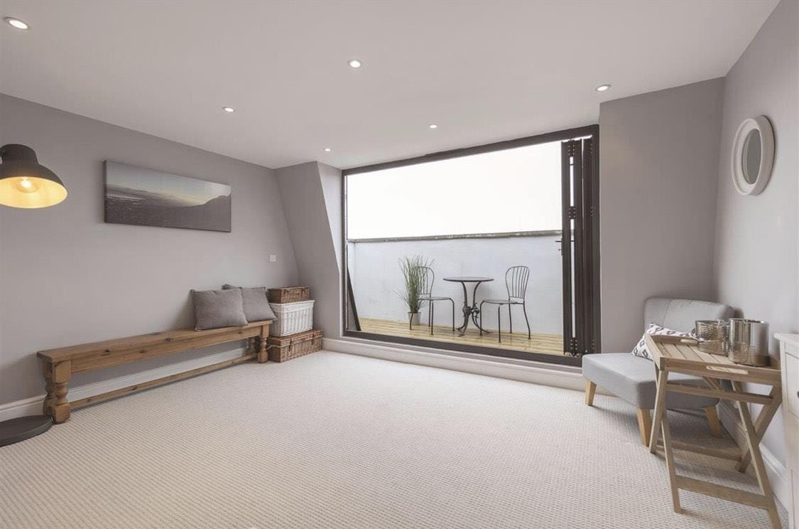 2 bedroom Flat Let
