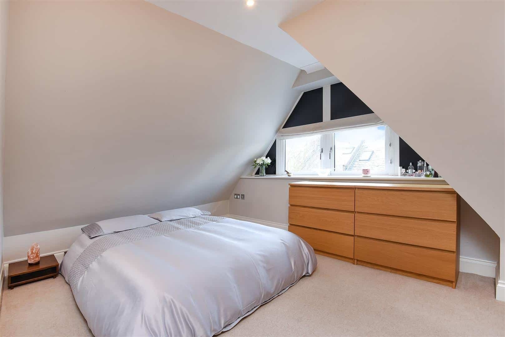 1 bedroom Flat Let
