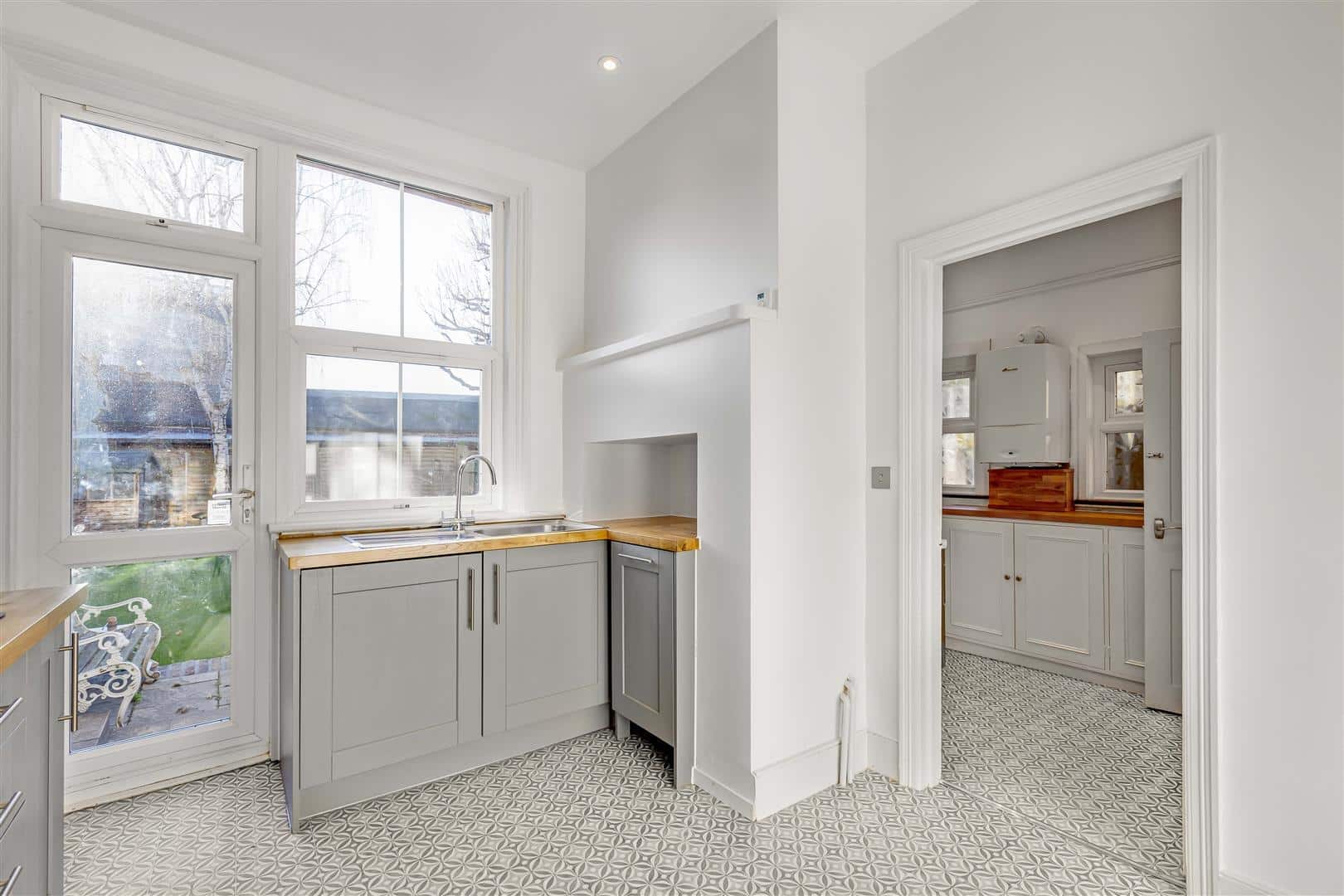 2 bedroom Flat Let