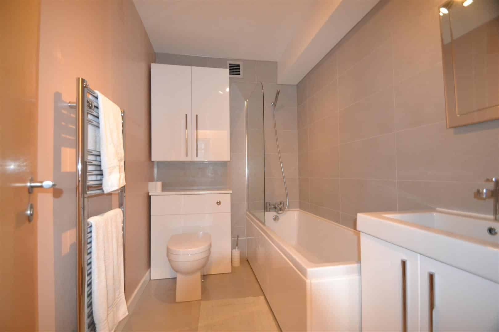 2 bedroom Flat Let