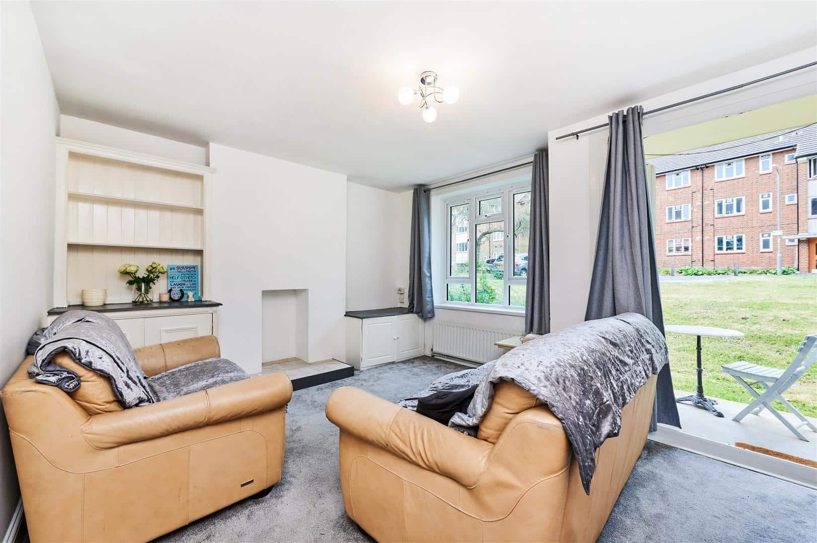 2 bedroom Flat Let