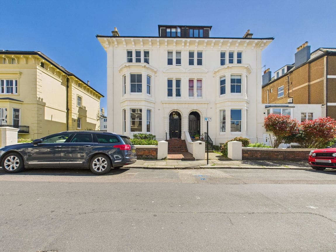 2 bedroom Flat Under Offer