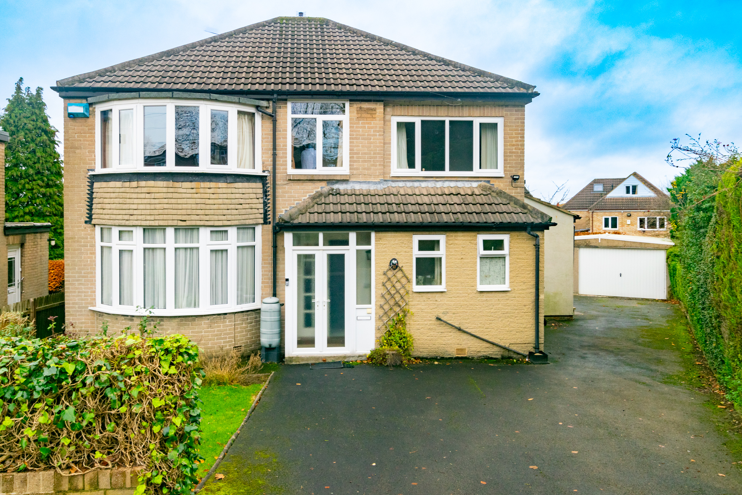 4 bedroom Detached house Under Offer
