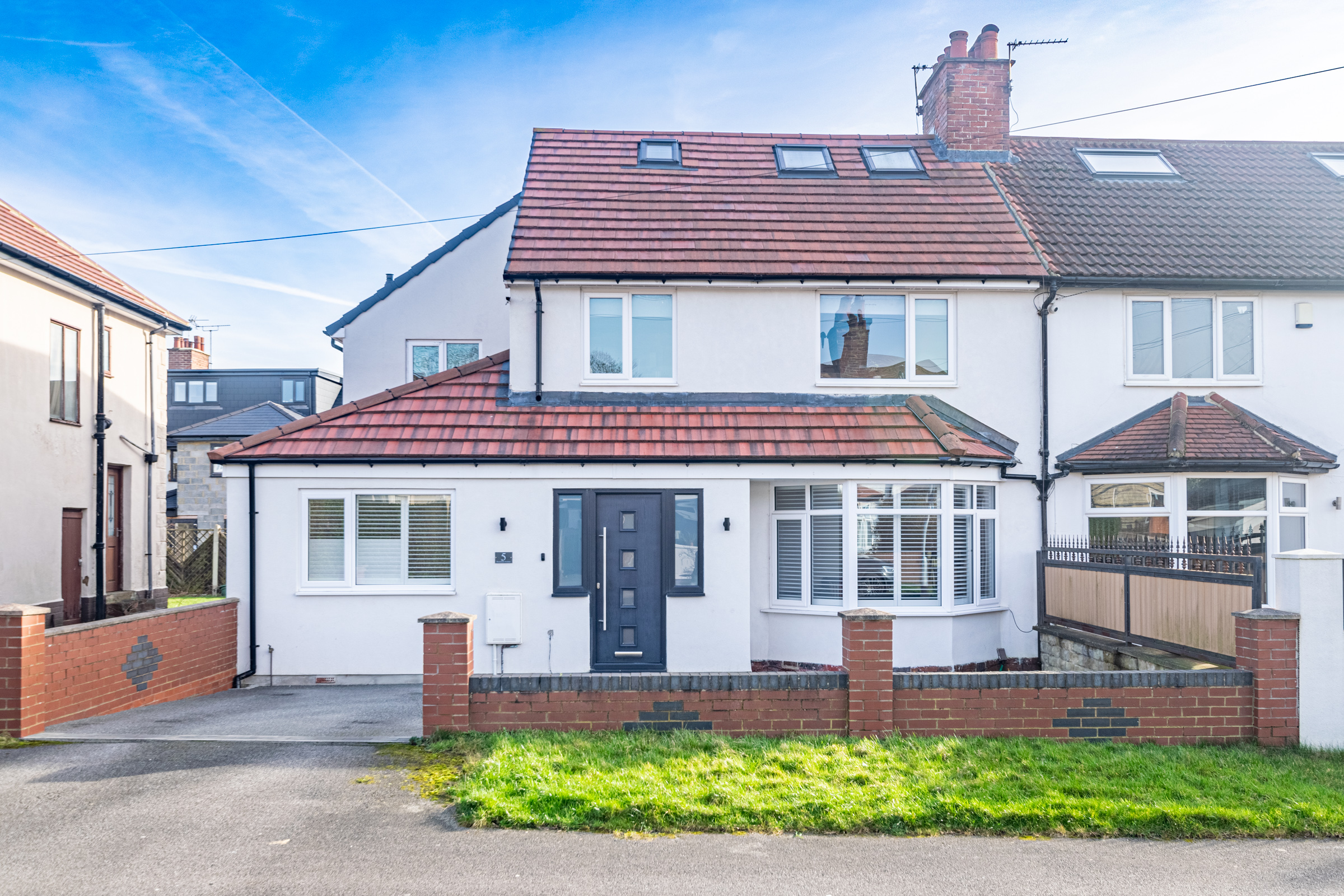5 bedroom Semi-detached house For Sale
