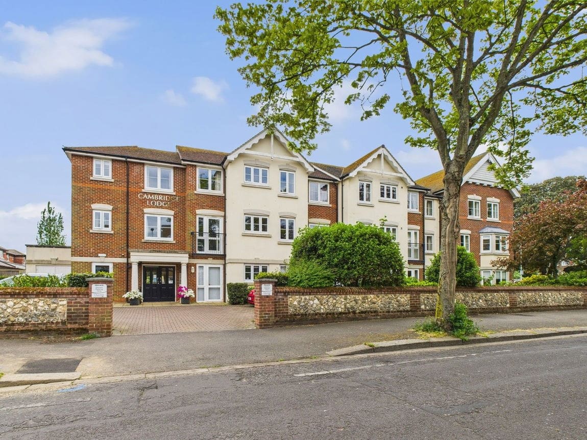 1 bedroom Apartment For Sale
