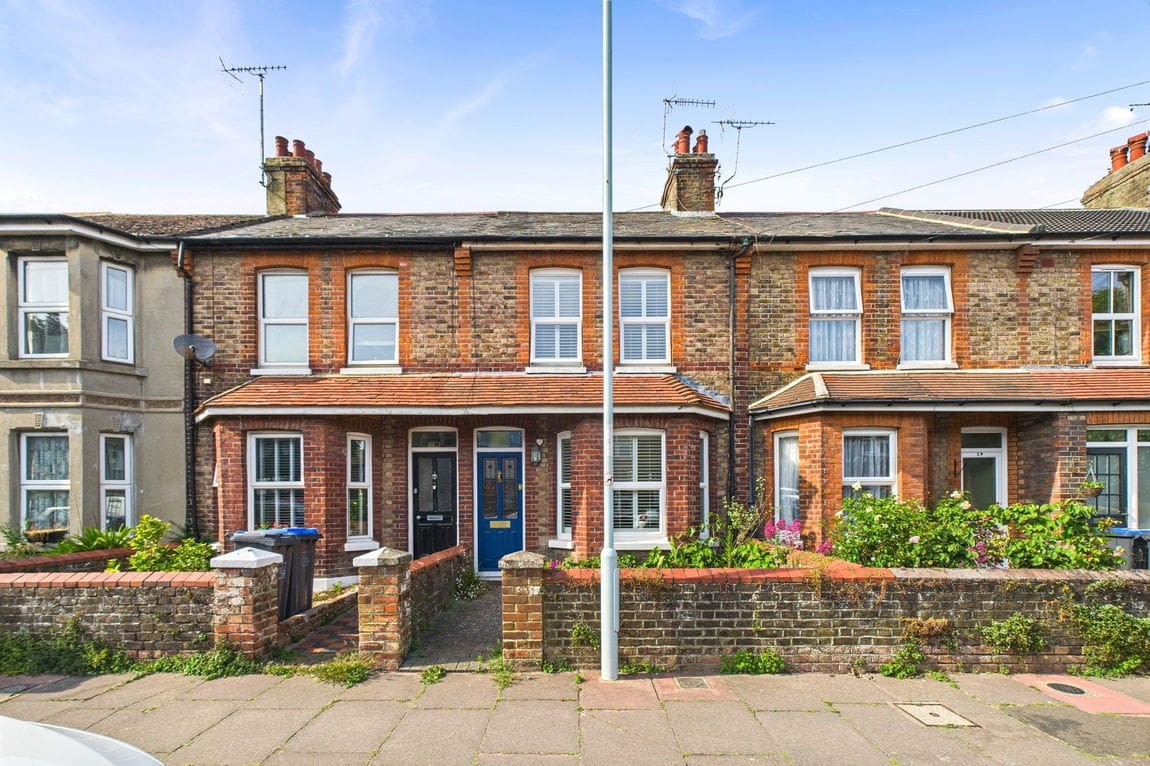 2 bedroom Terraced House Under Offer