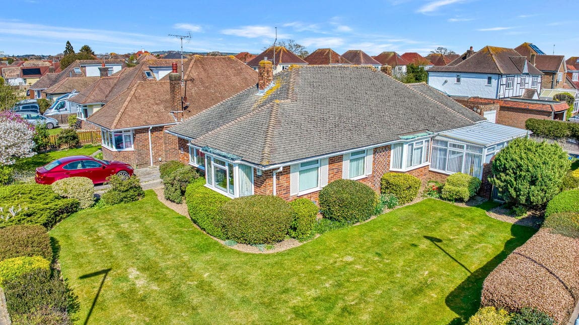 3 bedroom Bungalow Under Offer