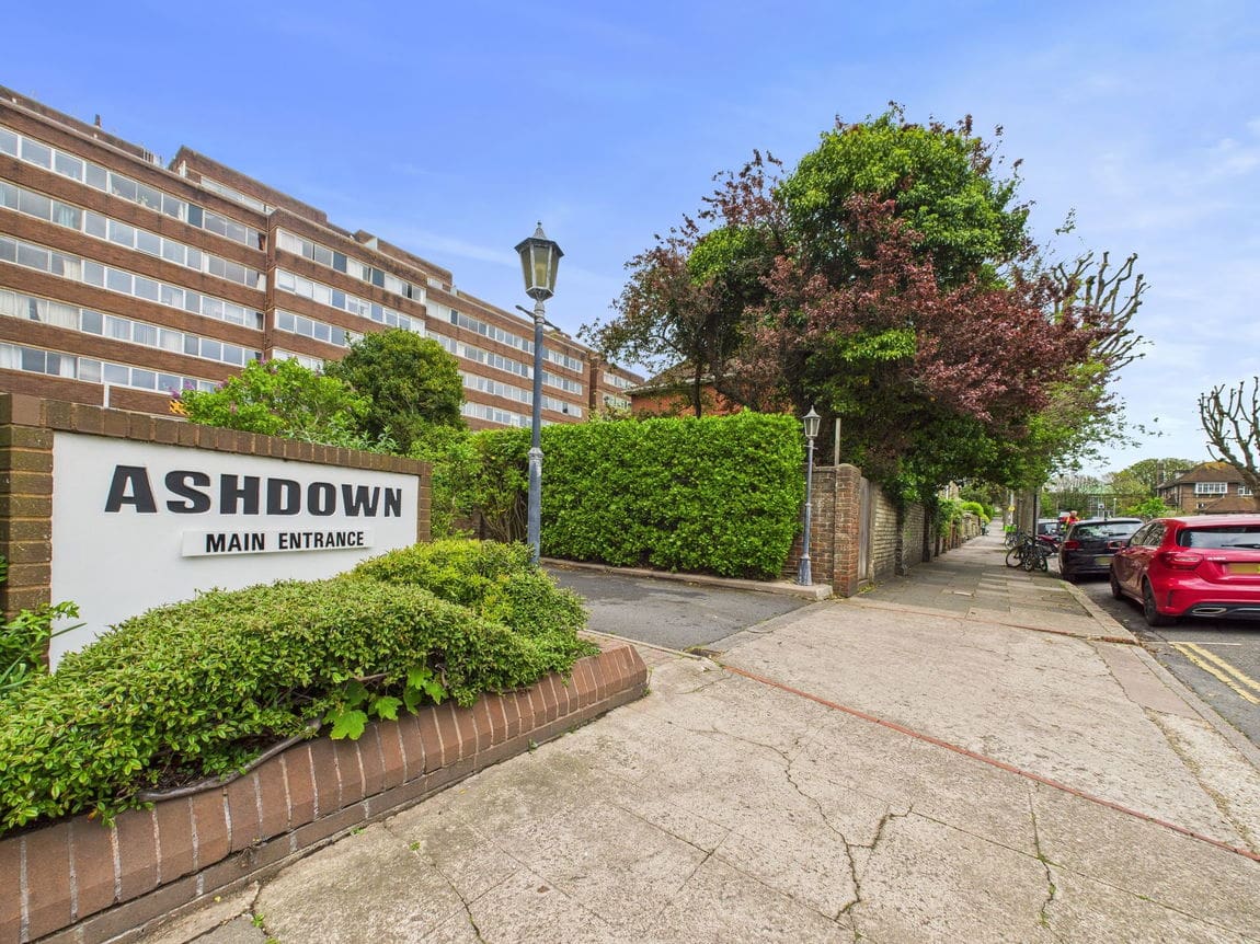 2 bedroom Flat Under Offer