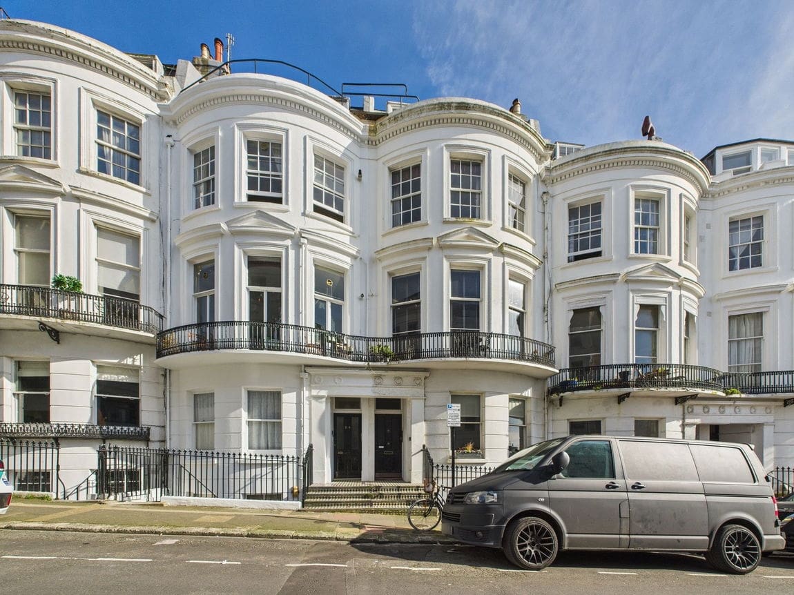1 bedroom Flat For Sale