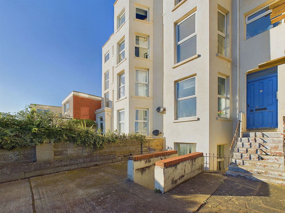 1 bedroom Flat For Sale