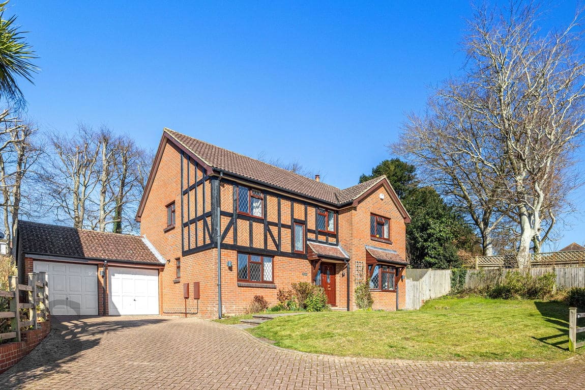 5 bedroom Detached house For Sale