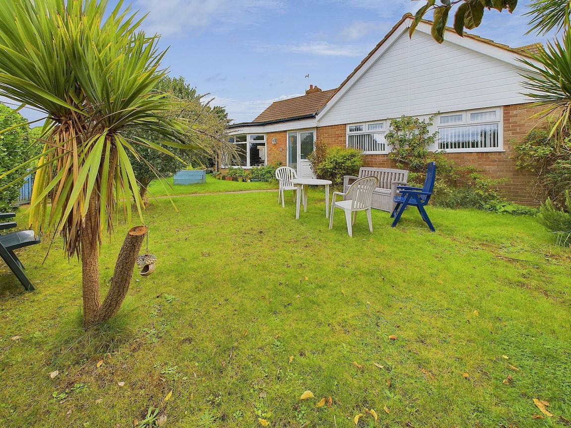3 bedroom Bungalow Under Offer