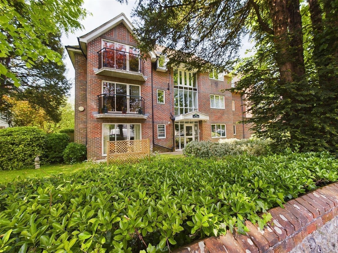 3 bedroom Apartment For Sale
