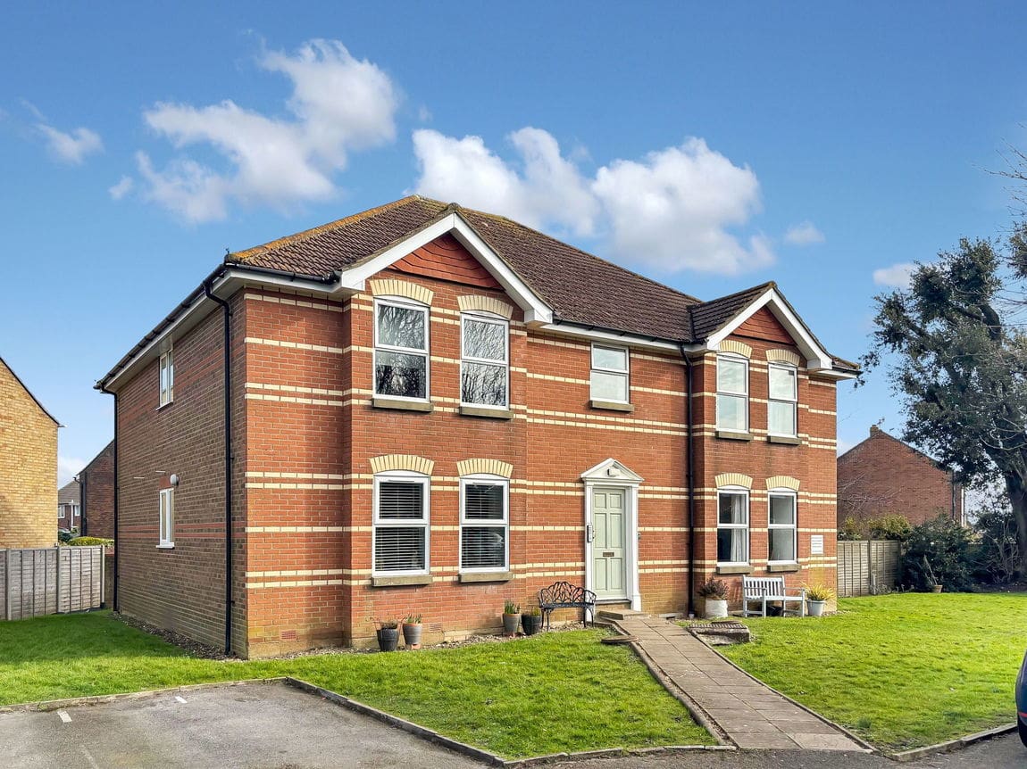 2 bedroom Flat Under Offer