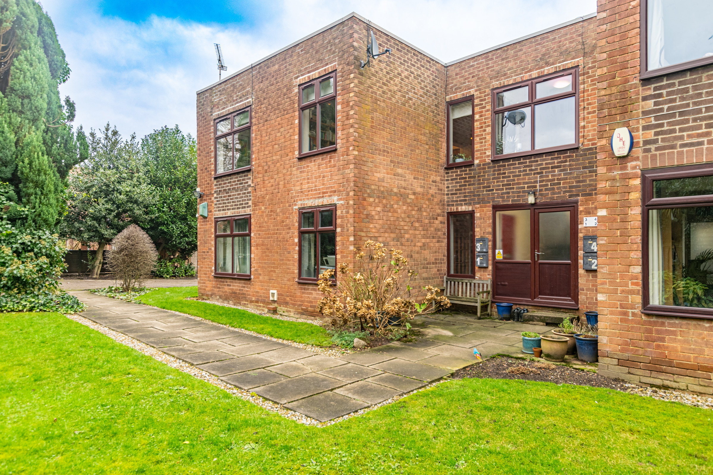 2 bedroom Apartment Under Offer