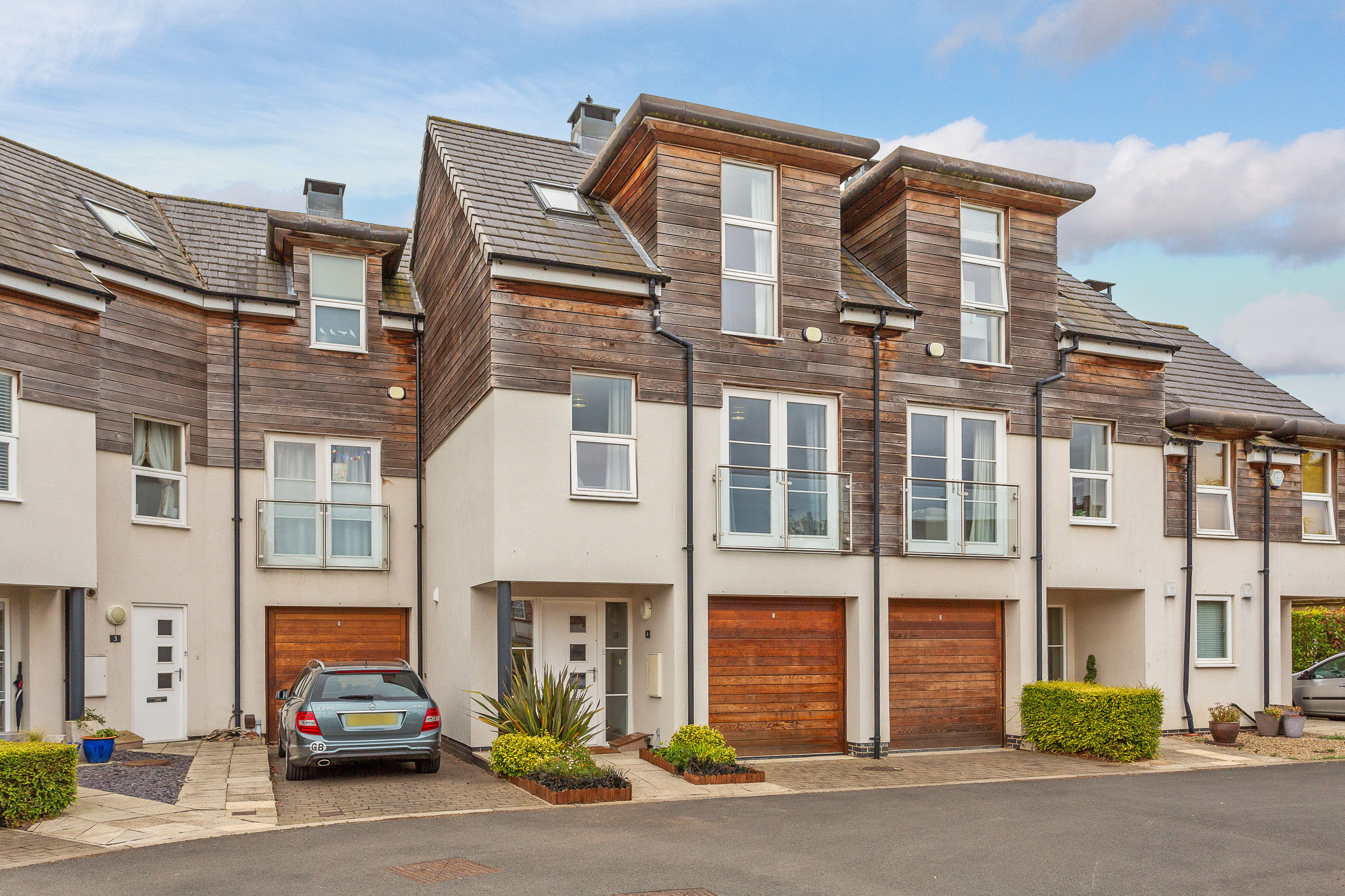 3 bedroom Terraced bungalow Under Offer