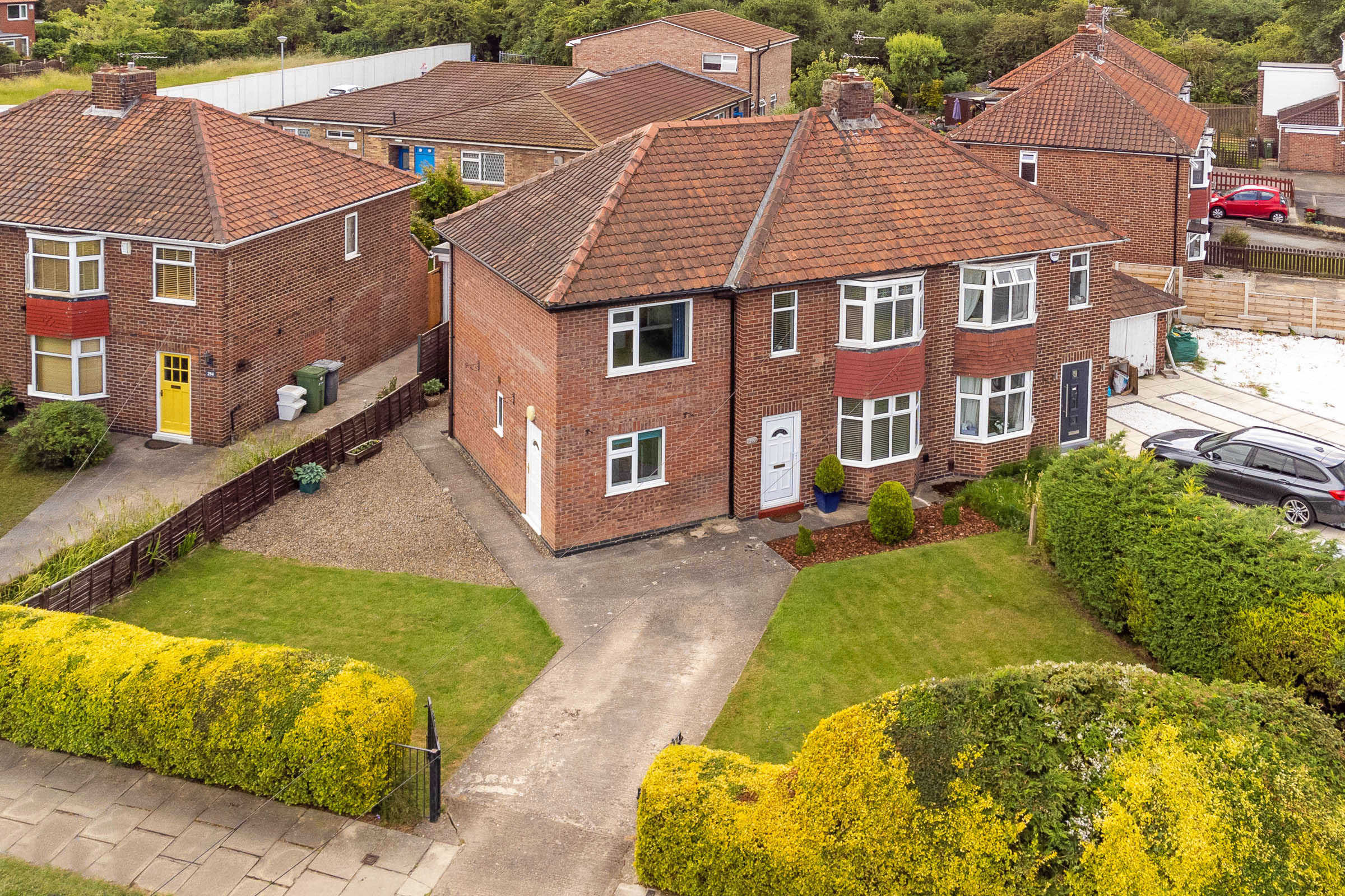 4 bedroom Semi-detached house Under Offer
