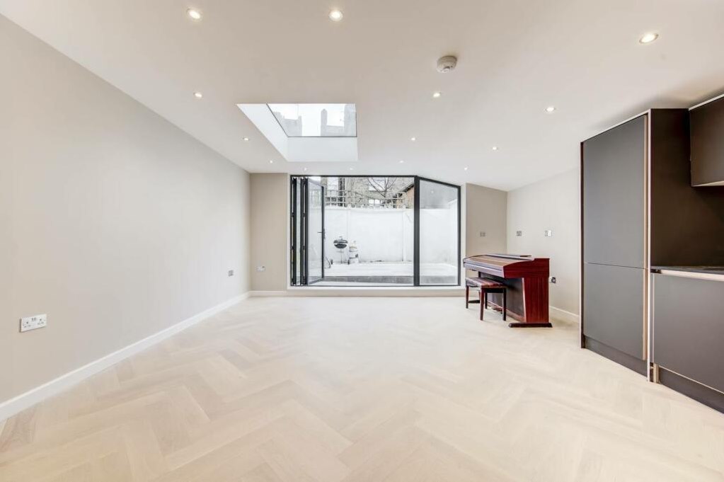 2 bedroom Apartment Under Offer