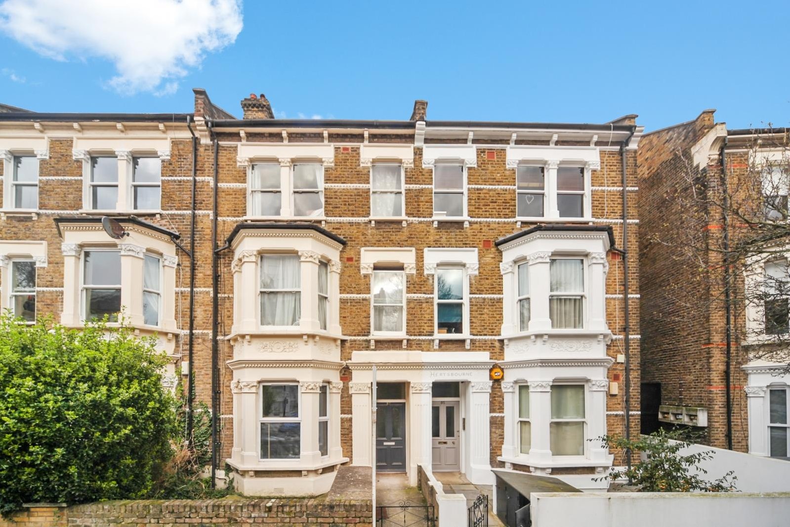 2 bedroom Apartment Under Offer