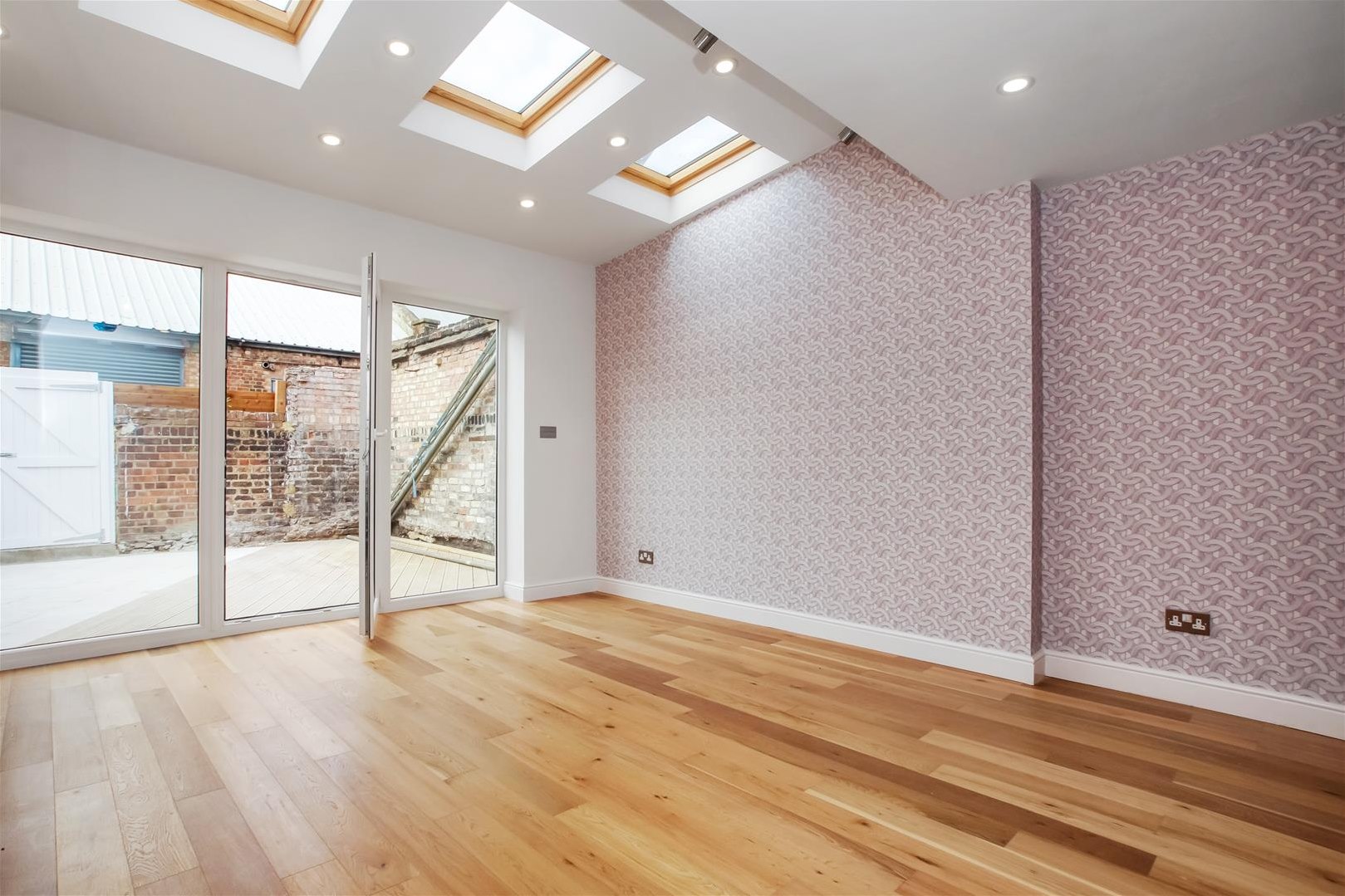 2 bedroom Terraced House Under Offer