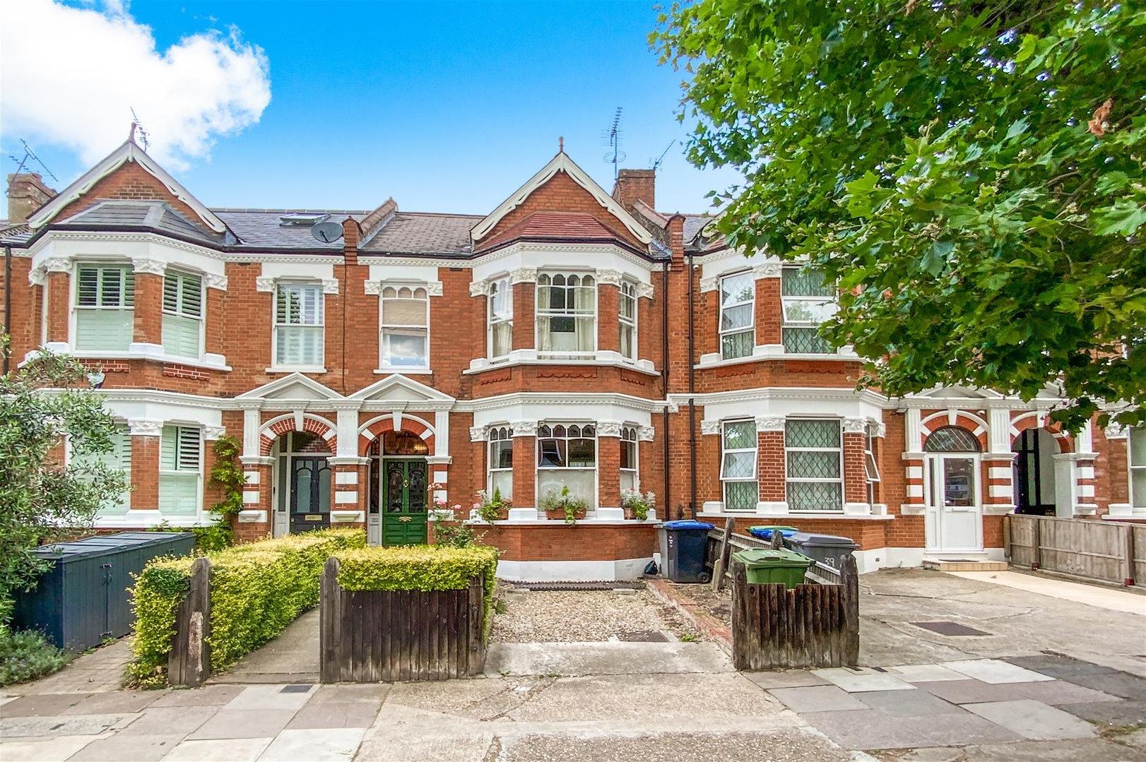 5 bedroom Flat Under Offer