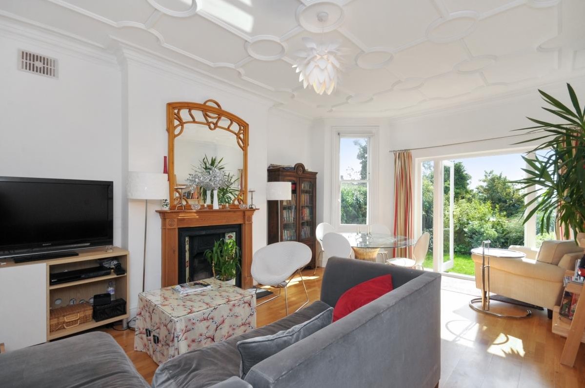 2 bedroom Terraced House Under Offer