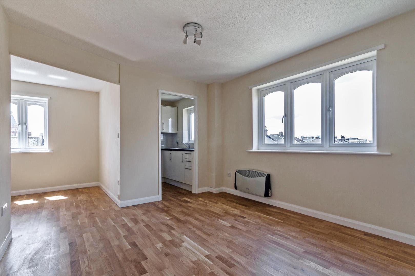 1 bedroom Apartment Under Offer