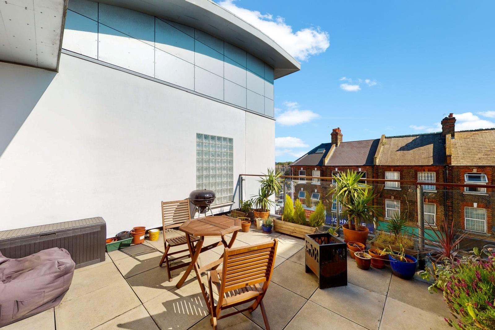 1 bedroom Apartment Under Offer