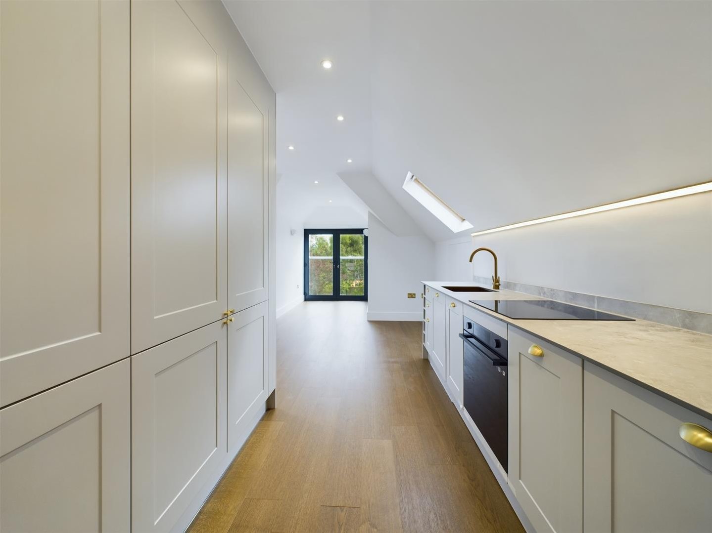 1 bedroom Detached house Under Offer
