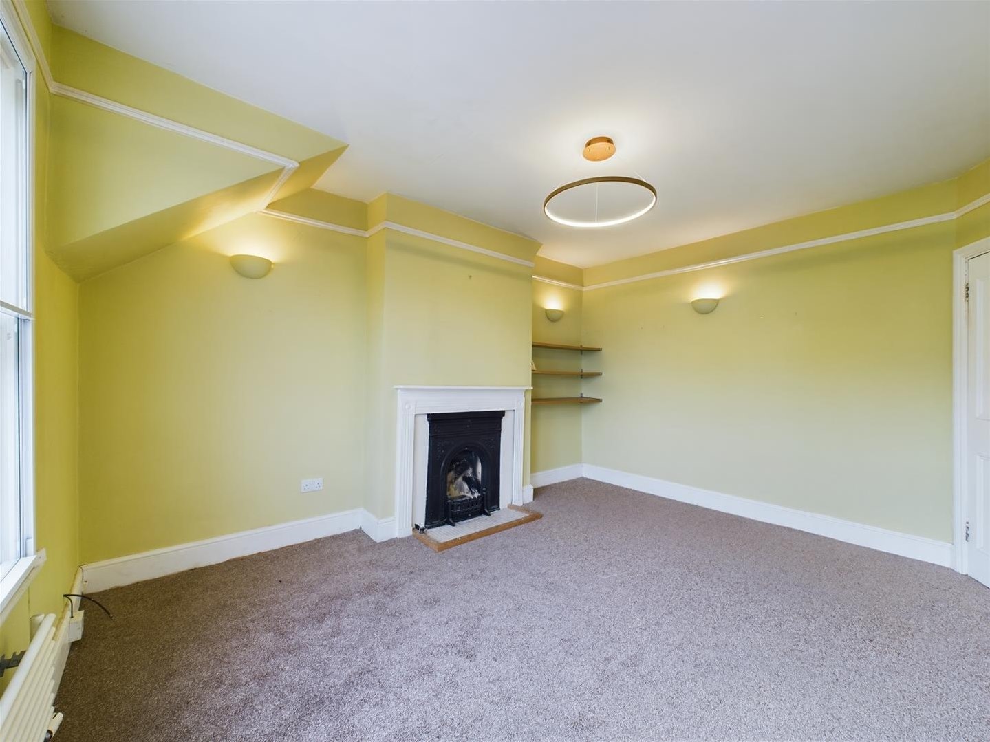 2 bedroom Maisonette Under Offer