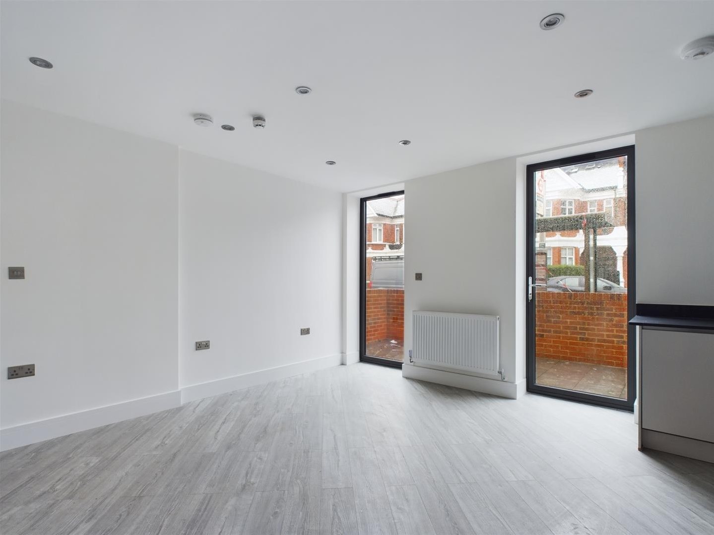 1 bedroom Apartment Under Offer