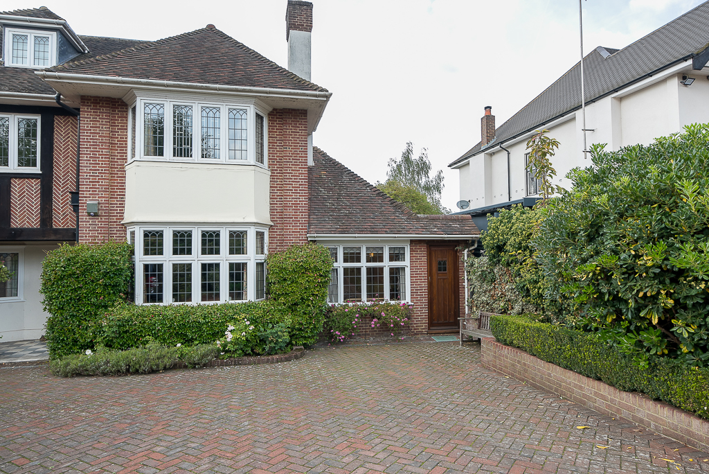 1 bedroom Bungalow To Let