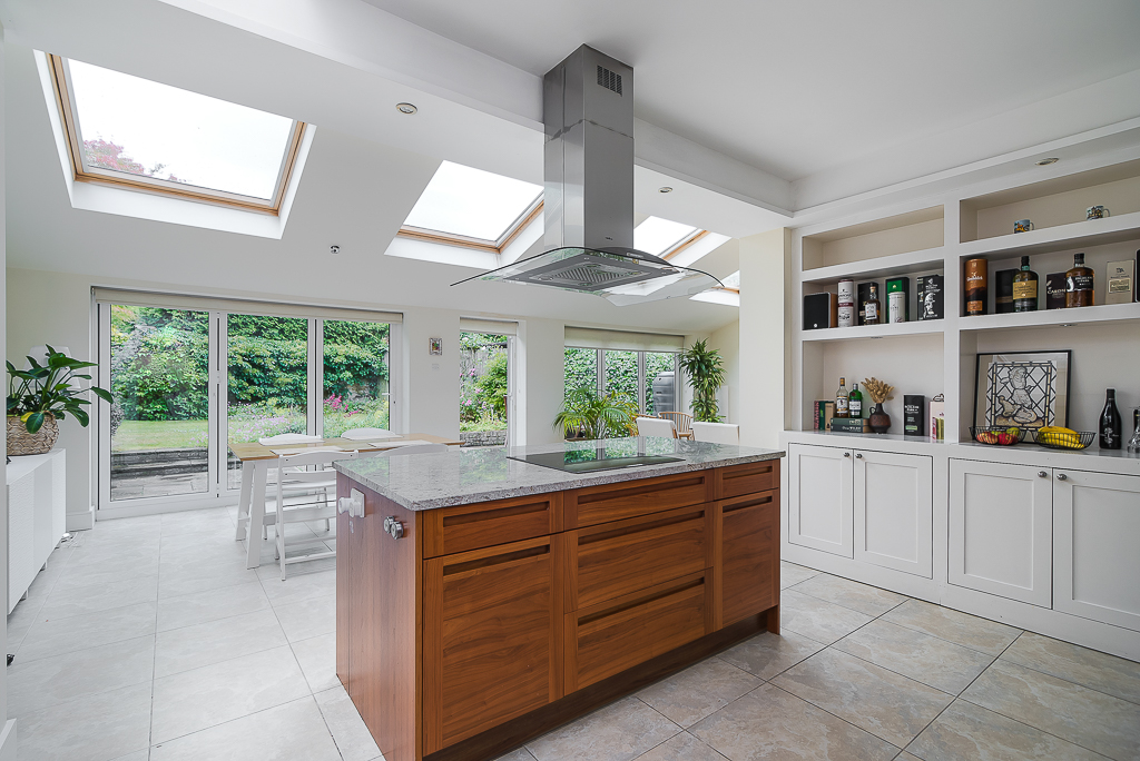 5 bedroom Detached house To Let