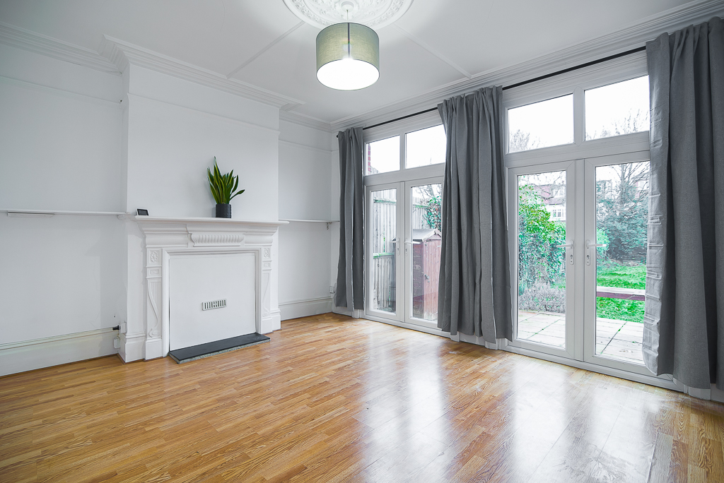 1 bedroom Bungalow To Let