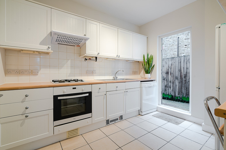 2 bedroom Bungalow To Let